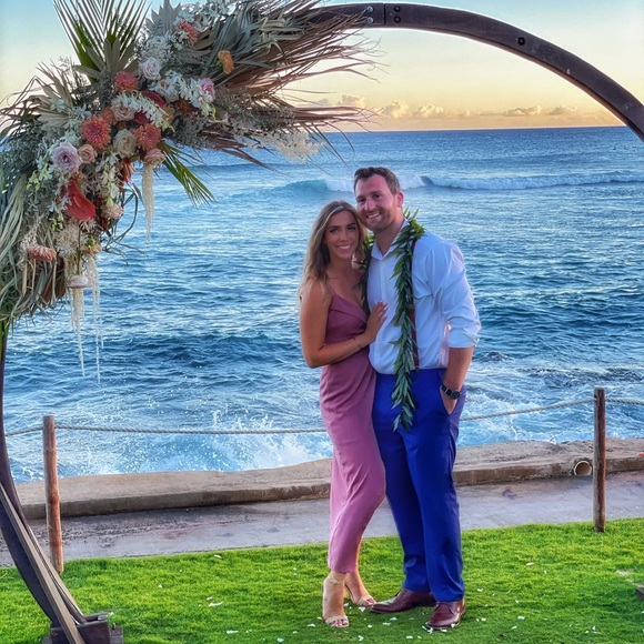 Meet your Posher, Caitlin - Picture 3 of 16